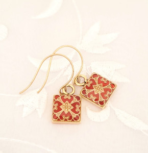 Antique-Gold-Square-Earrings-with-Orange-resin-and-Gold-Filigree