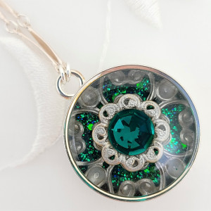 Sterling-Silver-Emerald-Kaleidoscope-Pendant-Necklace-1
