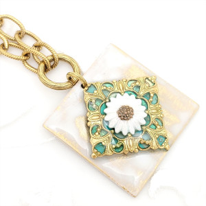 Antique-Gold-Flat-Square-Pendant-Necklace-with-Filigree-and-Flower-1