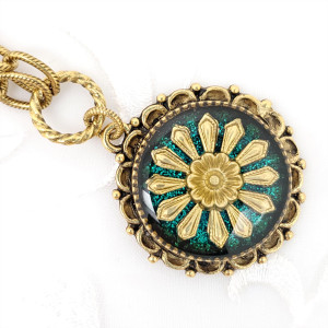 Antique-Gold-Ornate-Pendant-Necklace-with-Brass-Flower-and-Green-Glitter-1