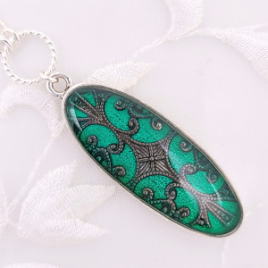 Antique-Silver-Large-Elongated-Oval-Pendant-Necklace-with-Green-Resin-and-Filigree-1
